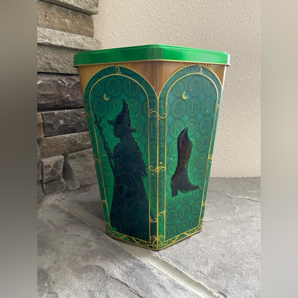 WICKED Elphaba Universal City Studios Popcorn Metal Tin